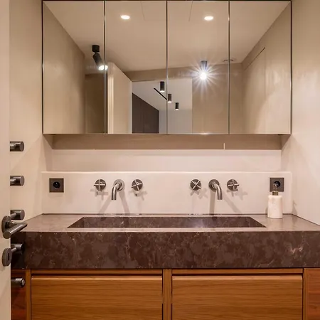 Modern 2bdr Flat For 6p - Port Apartamento